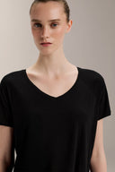Relax V-Neck Tee - TER127 Black - Activera - top