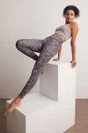 Mönstrade leggings med ficka - AC104 lila ormskinn